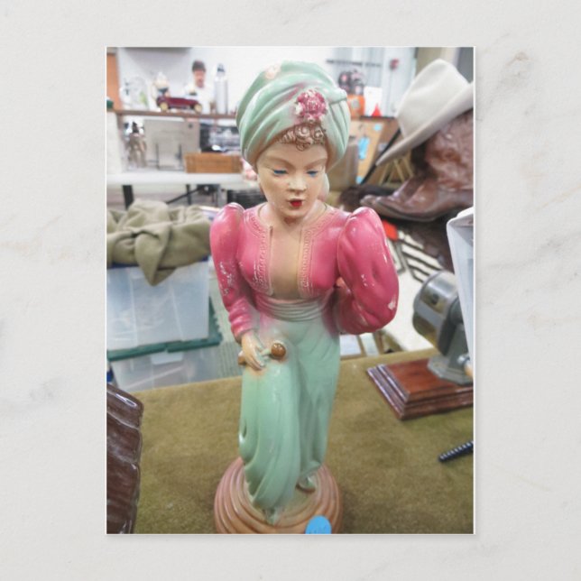 Postal Lady Figurine (Anverso)