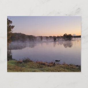 Postal lago de niebla