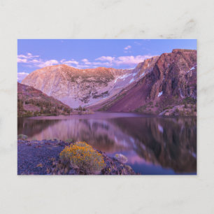 Postal Lago Ellery y montañas de Sierra al atardecer