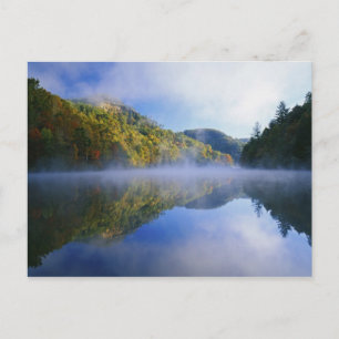 Postal Lago Millcreek y colores de otoño al amanecer,