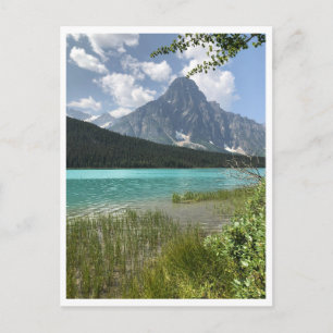 Postal Lago y montañas de Canadá de viaje moderno
