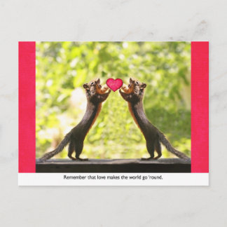 Postal Las ardillas enamoradas