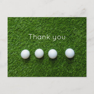 Postal Las bolas de golf están sobre el césped verde Grac