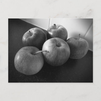 Postal Las manzanas en la cocina