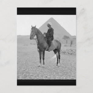 Postal Las pirámides de Giza con los jinetes hacia 1934