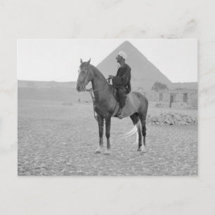 Postal Las pirámides de Giza con los jinetes hacia 1934