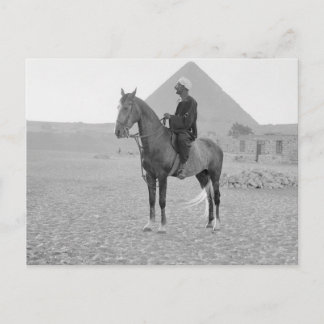 Postal Las pirámides de Giza con los jinetes hacia 1934