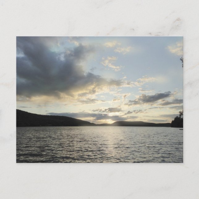 Postal Las puestas de sol azules representan el lago Suna (Anverso)