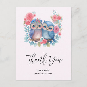 Postal Lechuzas enamoradas sentadas en una rama de árbol