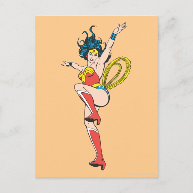 Postal Levantan brazos de mujer maravilla (Anverso)