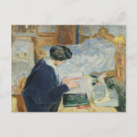 Leyendo al lado de su cama