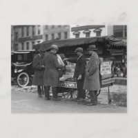 Leyendo las Noticias, 1925