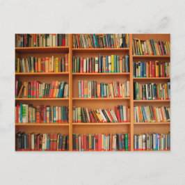 Postal Libros en fondo del estante