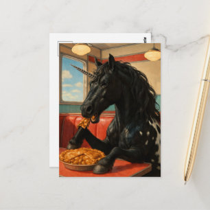 Postal Lindo Unicornio Appaloosa Comiendo Tarta de Manzan
