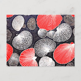 Postal Linocut de conchas de vieiras en la playa