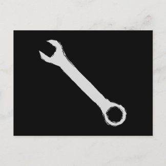 Postal Llave. Gris y negro. Llave inglesa.