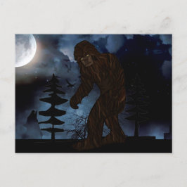 Postal Lobo de pie grande o sasquatch llenado de luna lle
