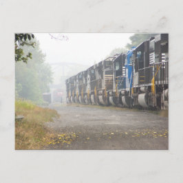 Postal Locomotoras De Tren Ferroviario En La Niebla