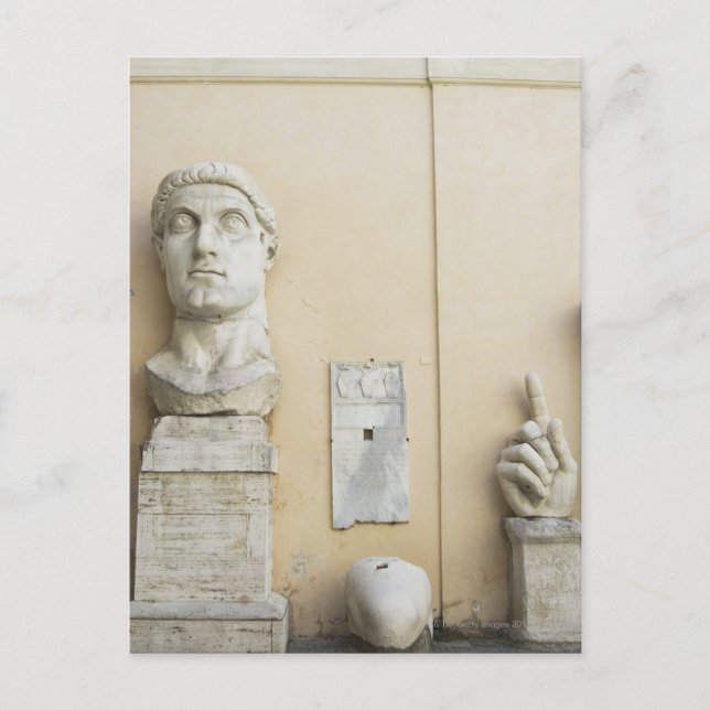 Postal Los componentes de una estatua gigante del Emperad (Anverso)