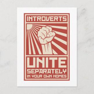 Postal Los introvertidos se unen por separado en sus prop
