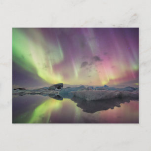 Postal Luces de aurora se reflejan en la laguna