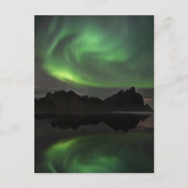 Postal Luces del Norte | Playa Vestrahorn Hofn, Islandia (Anverso)
