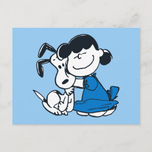 Postal Lucy abrazando a Snoopy