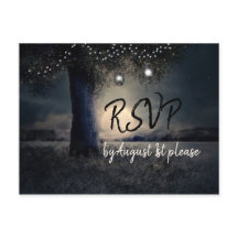 Luna romántica y linternas en árboles RSVP