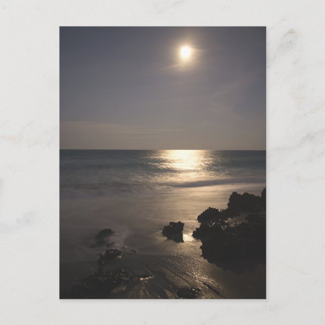 Postal Luna saliendo sobre el océano (Anverso)
