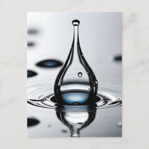 Postal macro de caída de agua