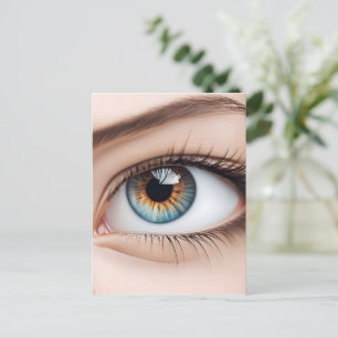 Postal macro ocular femenina