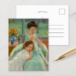 Postal Madre joven masticando | Mary Cassatt<br><div class="desc">Madre joven masticando (1900) por la artista impresionista estadounidense Mary Cassatt. El arte original es una pintura al óleo sobre lienzo. El retrato muestra a una madre cosiendo a mano, mientras su hijo pequeño se inclina cerca de su regazo. Utilice las herramientas de diseño para agregar texto personalizado o personalizar...</div>