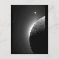 Magnífica imagen de la NASA, la luna iluminada por