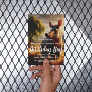 Postal Majestuoso Cerdo Hormiguero en Campo Sereno