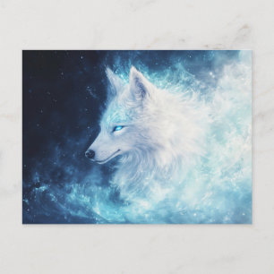 Postal Majestuoso Lobo Blanco en Nebulosa Azul Luminosa