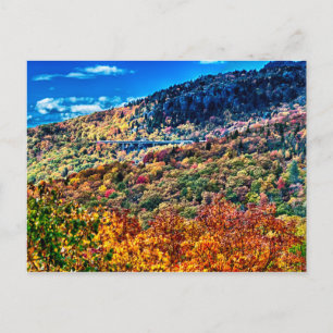 Postal mañana de temporada de otoño en blue ridge parkway