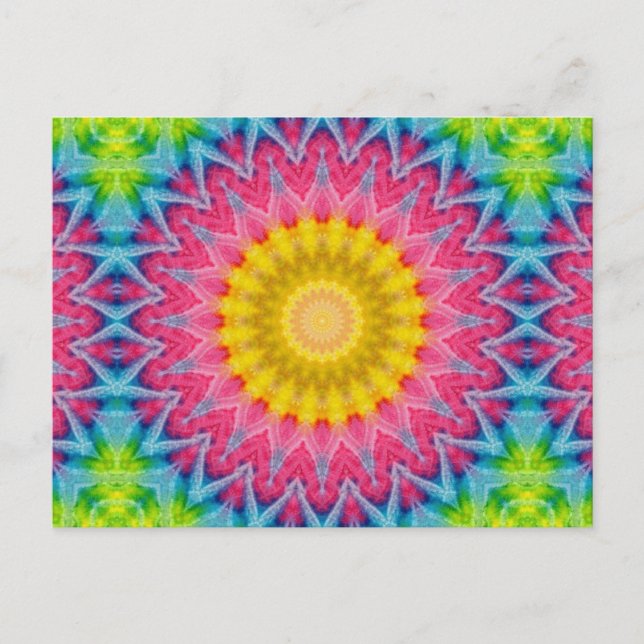 Postal Mandala de tinte de arcoiris con simetría vibrante (Anverso)