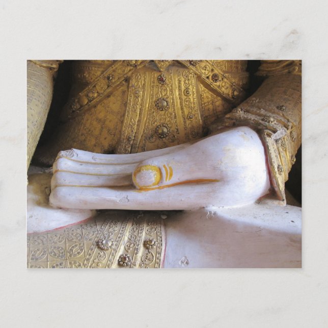 Postal Mano de Buda sosteniendo un pequeño Buda (Anverso)