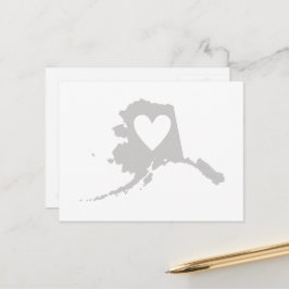 Postal Mapa de Alaska forma corte gris del corazón Alaska