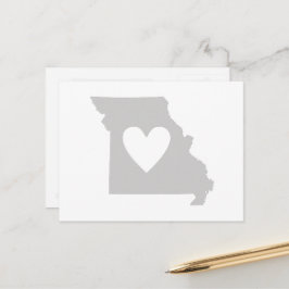 Postal Mapa del estado gris de Missouri con corte cardíac