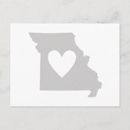 Postal Mapa del estado gris de Missouri con corte cardíac