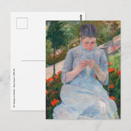 Postal Mary Cassatt - Chica cosiendo en un jardín