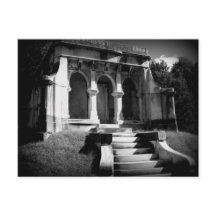 Mausoleo en una colina