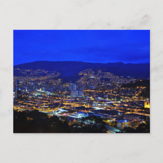 Postal Medellín, Colombia en la noche