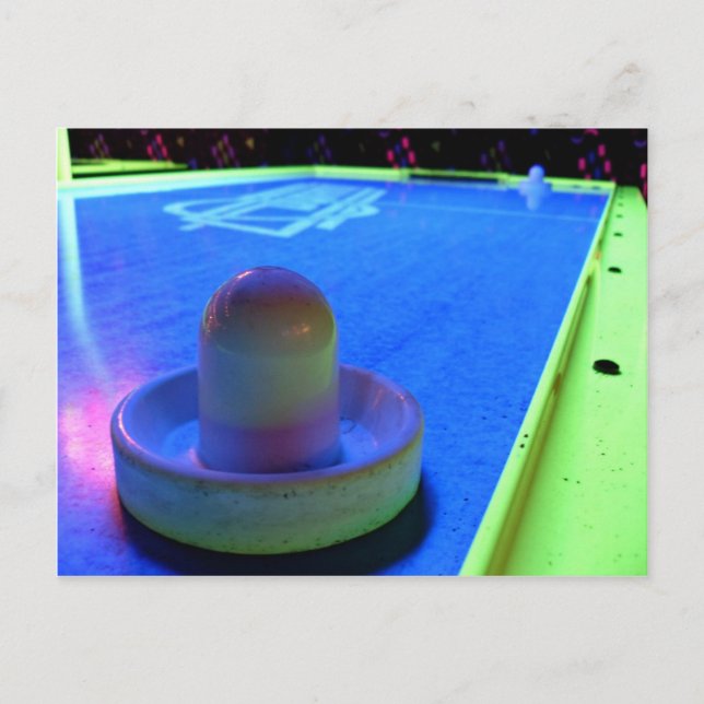 Postal Mesa de hockey y mallet con iluminación de neón (Anverso)