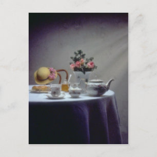 Postal Mesa rosa con té y flores de mimbre