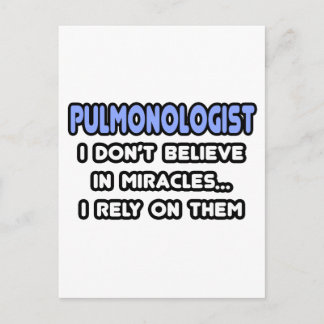 Postal Milagros y pulmonólogos
