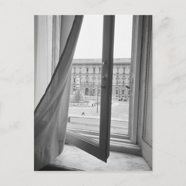 Postal Milán Italia, vista desde la ventana de La Scala O (Anverso)
