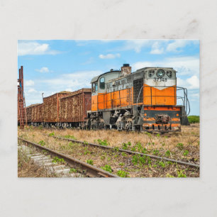 Postal MINAZ diesel en Cuba con carga de caña de azúcar.