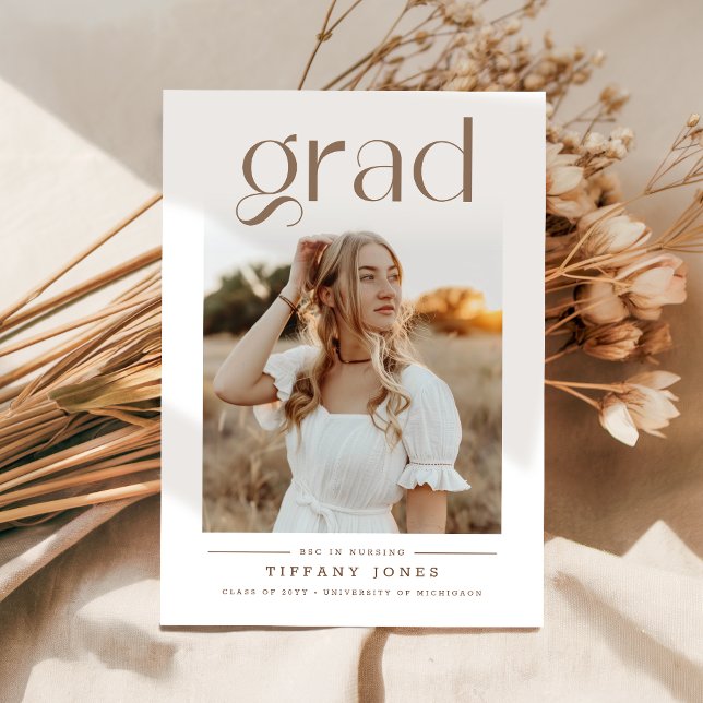 Postal Minimalist RN Nurse Graduation Party Invitation (Subido por el creador)